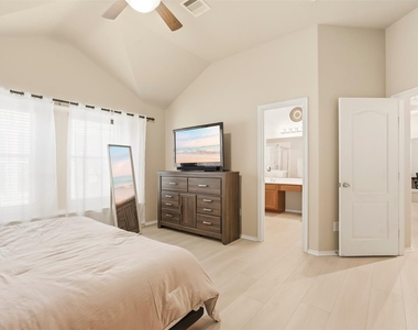 8022 Atwood Hills Lane - Photo Thumbnail 21