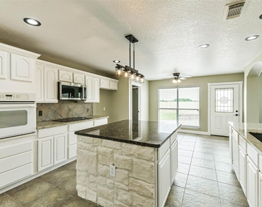 15320 Mound Road - Photo Thumbnail 15