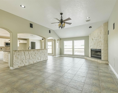 15320 Mound Road - Photo Thumbnail 9