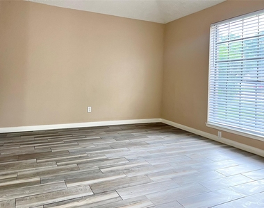 21414 Park Run Drive - Photo Thumbnail 7