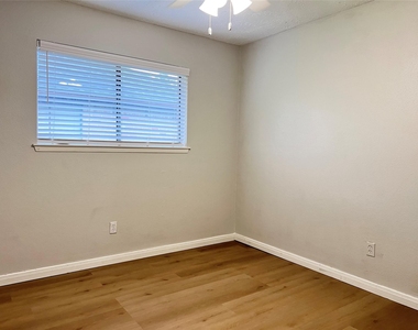 21414 Park Run Drive - Photo Thumbnail 15