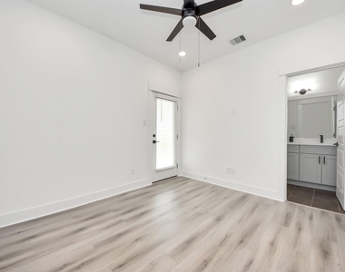 3010 Jensen Springs Lane - Photo Thumbnail 26