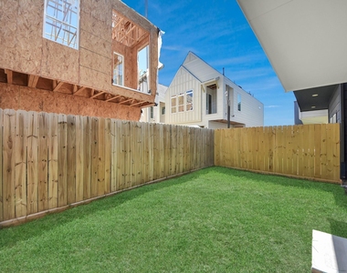 3010 Jensen Springs Lane - Photo Thumbnail 45