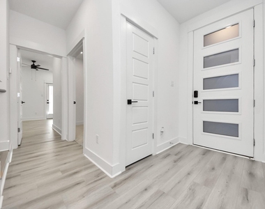 3010 Jensen Springs Lane - Photo Thumbnail 39