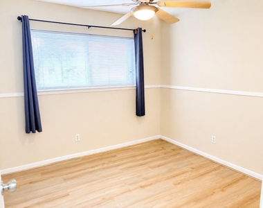 702 Reynolds Avenue - Photo Thumbnail 11