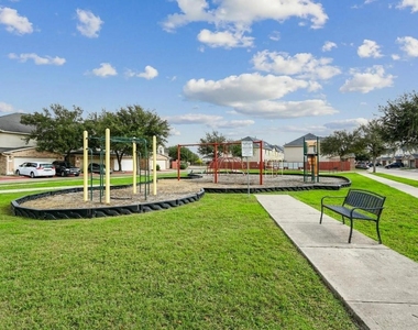 12010 Clifton Oaks Drive - Photo Thumbnail 17