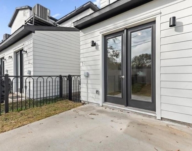 3249 Real St, Unit A - Photo Thumbnail 18