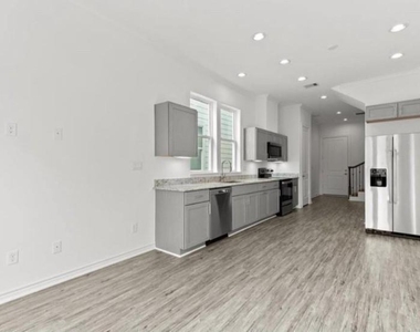 3249 Real St, Unit A - Photo Thumbnail 4