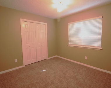 2618 Quarry Hill Road - Photo Thumbnail 10