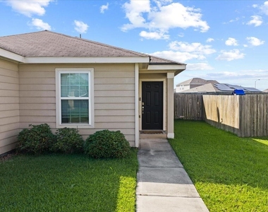 5727 Treasure Cove Road - Photo Thumbnail 15
