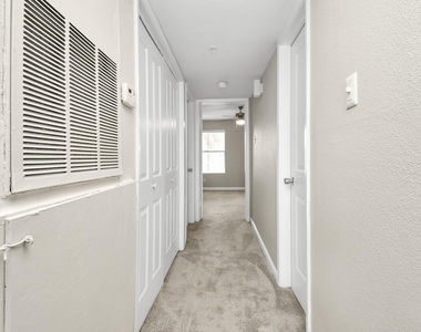 1201 Enterprise Avenue - Photo Thumbnail 17