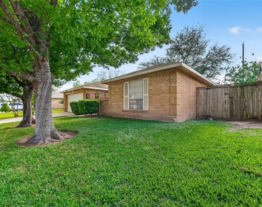 1122 Woodbridge Avenue - Photo Thumbnail 4