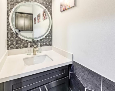 5207 Farmer Street - Photo Thumbnail 13
