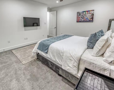 5207 Farmer Street - Photo Thumbnail 31