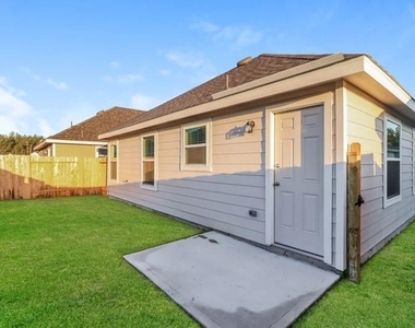 22336 Merlin Street - Photo Thumbnail 1
