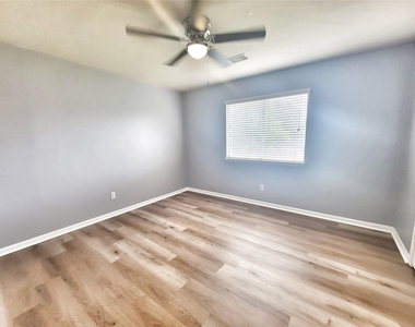 2715 Sailors Moon Drive - Photo Thumbnail 19