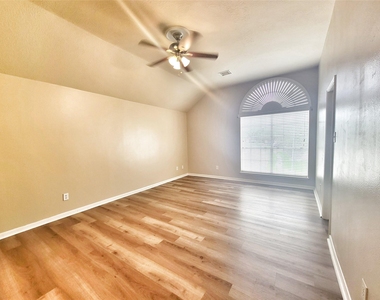 2715 Sailors Moon Drive - Photo Thumbnail 9