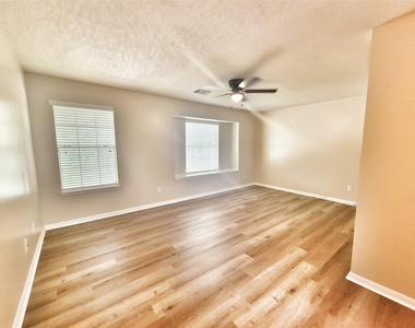 2715 Sailors Moon Drive - Photo Thumbnail 15