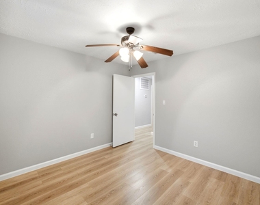 10427 Foxrow Lane - Photo Thumbnail 13