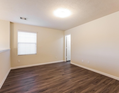 10931 Myrtle Oak Street - Photo Thumbnail 3