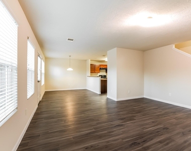 10931 Myrtle Oak Street - Photo Thumbnail 2