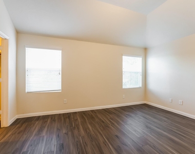 10931 Myrtle Oak Street - Photo Thumbnail 4