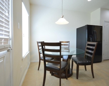 2727 Lakecrest River Drive - Photo Thumbnail 10