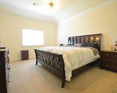 2727 Lakecrest River Drive - Photo Thumbnail 11