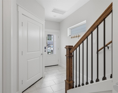 5305 Donovan Gardens Lane - Photo Thumbnail 2