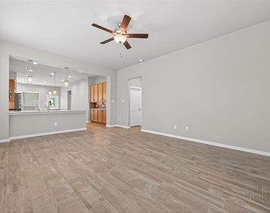 516 Shine Court - Photo Thumbnail 8