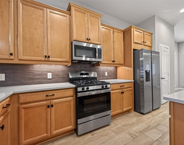 516 Shine Court - Photo Thumbnail 14