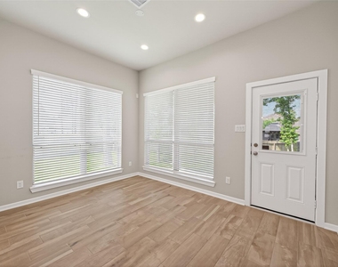 516 Shine Court - Photo Thumbnail 17
