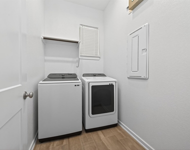 516 Shine Court - Photo Thumbnail 21