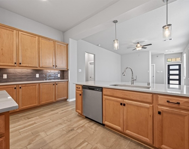 516 Shine Court - Photo Thumbnail 19