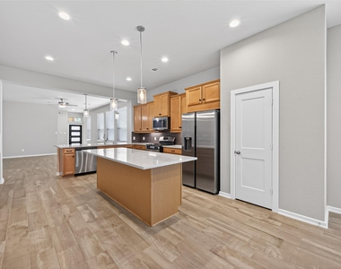 516 Shine Court - Photo Thumbnail 16