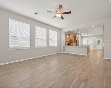 516 Shine Court - Photo Thumbnail 9