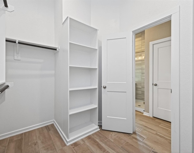 516 Shine Court - Photo Thumbnail 33