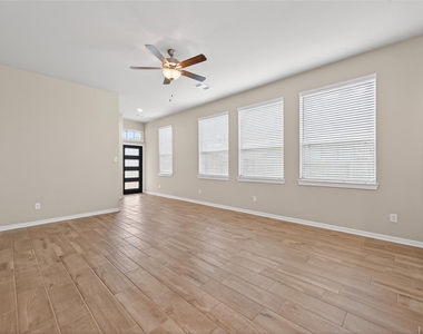 516 Shine Court - Photo Thumbnail 11