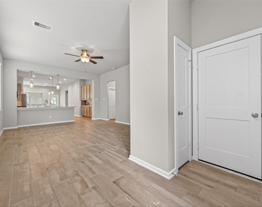 516 Shine Court - Photo Thumbnail 7