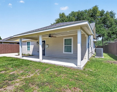 7623 Mchenry Street - Photo Thumbnail 3