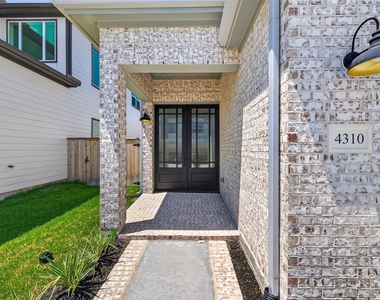 704 Sonfield Drive - Photo Thumbnail 5