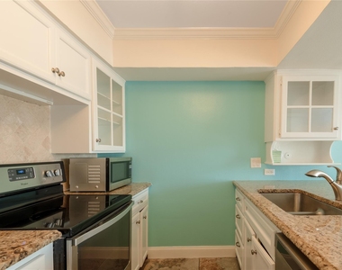 208 Waters Edge - Photo Thumbnail 10