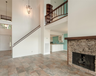 208 Waters Edge - Photo Thumbnail 6