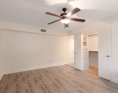 208 Waters Edge - Photo Thumbnail 20