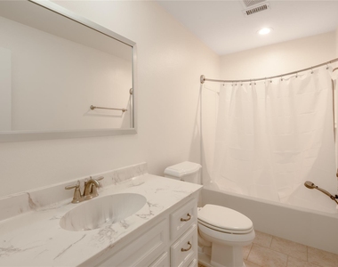 208 Waters Edge - Photo Thumbnail 15