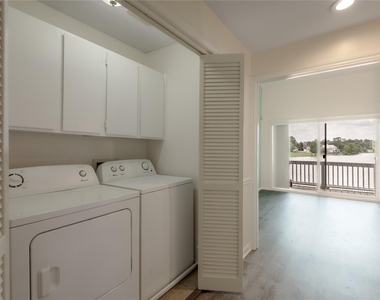 208 Waters Edge - Photo Thumbnail 16