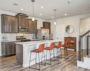 2403 Bay Breeze Drive - Photo Thumbnail 9