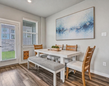 2403 Bay Breeze Drive - Photo Thumbnail 6