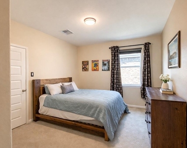 4415 Rolling Field Lane - Photo Thumbnail 24