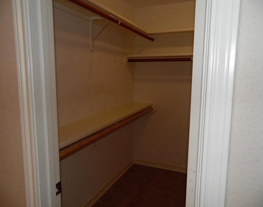 200 W Worsham Street - Photo Thumbnail 8